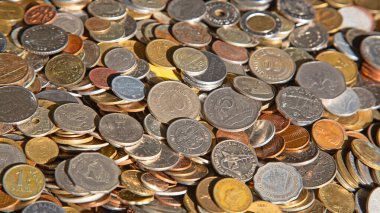 Dolaşan eski paraların koleksiyonu