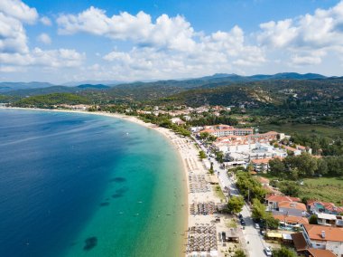Sitonia, Chalkidiki bölgesindeki güzel plajın hava fotoğrafı, Yunanistan