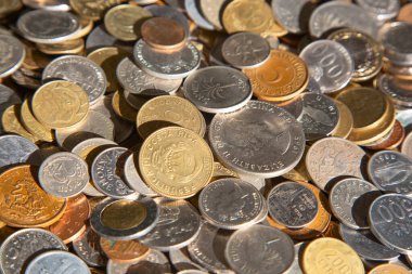 Dolaşan eski paraların koleksiyonu