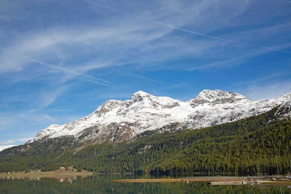 Maloja bölgesi - İsviçre ve İtal 'ı birbirine bağlayan güzel göller, dağlar ve yollar koleksiyonu