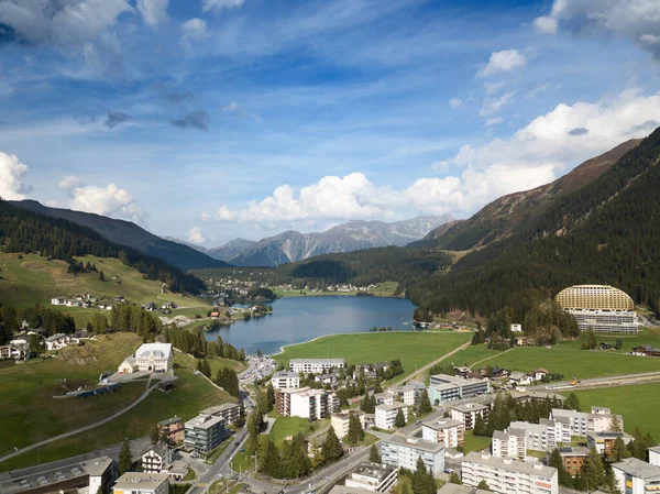 Αεροφωτογραφία Της Πόλης Του Νταβός Και Της Λίμνης Davos Είναι — Φωτογραφία Αρχείου
