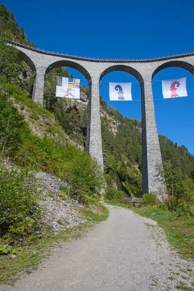 Słynny Wiadukt Wiesener Linii Kolejowej Davos Filisur Szwajcarskich Alpach — Zdjęcie stockowe