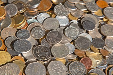 Dolaşan eski paraların koleksiyonu