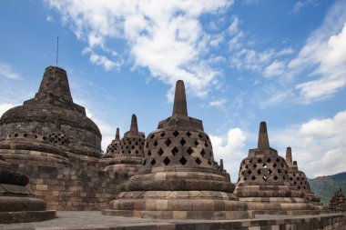 Endonezya 'nın Java adasındaki Yogyakarta yakınlarındaki Borobudur tapınağı