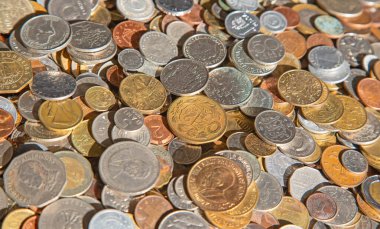 Dolaşan eski paraların koleksiyonu