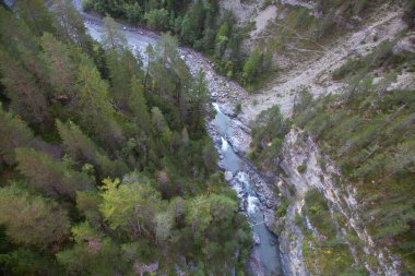 Ünlü Wiesener viyadük hattı Davos - İsviçre Alplerinde Filisur