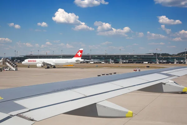 Zurich August Planes Preparing Take Terminal Zurich Airport August 2018 — Stock Photo, Image