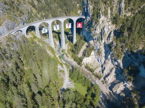 Famoso Viaduto Landwasser Nas Proximidades Cidade Filisur Nos Alpes Suíços — Fotografia de Stock