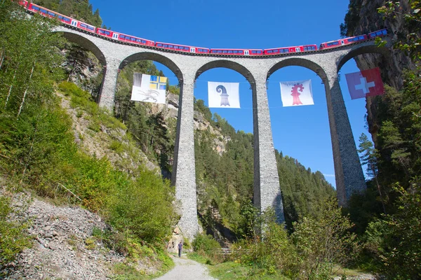 Viaducto Wiesener Famoso Línea Tren Davos Filisur Los Alpes Suizos —  Fotos de Stock