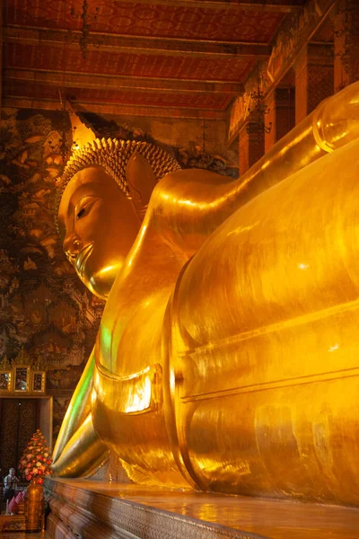 Famosa Statua Buddha Sdraiato Nel Wat Pho Bangkok Thailandia — Foto Stock