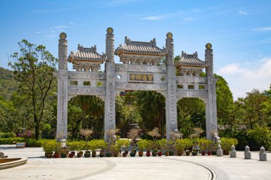 Lantau Adası 'ndaki Po Lin Manastırı' nın içinde.)
