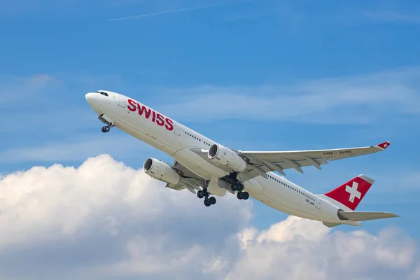 Zurich Septiembre Aviones Preparándose Para Despegar Terminal Del Aeropuerto Zurich — Foto de Stock