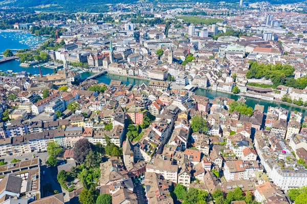 Vista Aérea Rio Limmat Das Famosas Igrejas Zurique Zurique Importante — Fotografia de Stock