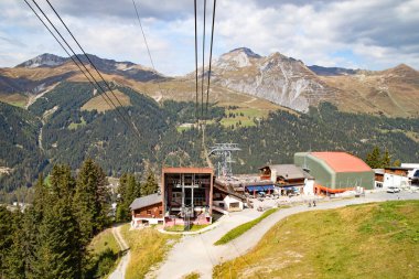 İsviçre 'nin Davos kentindeki Jakobshorn Dağı' nda sonbahar manzarası
