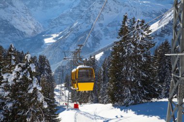 İsviçre Alplerinde kış