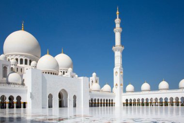 Abu Dabi 'deki ünlü Şeyh Zayed camii, Birleşik Arap Emirlikleri.