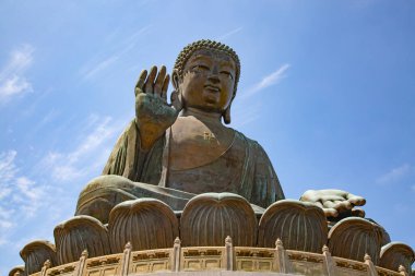 Lantau Adası 'ndaki dev Buda kompleksi (Hong Kong)