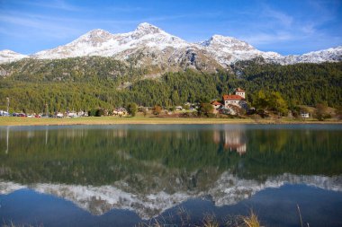 Maloja bölgesi - İsviçre ve İtal 'ı birbirine bağlayan güzel göller, dağlar ve yollar koleksiyonu