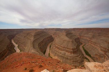 Goosenecks Eyalet Parkı, Utah, ABD 'de San Juan nehri üzerinde.