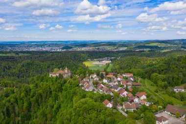 Kyburg kalesi Zürih ve Winterthur, İsviçre arasında yer almaktadır.