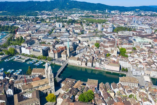 Luchtfoto Van Rivier Limmat Beroemde Kerken Van Zürich Zürich Belangrijk — Stockfoto