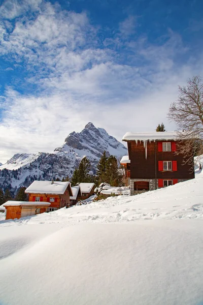 在瑞士斯威斯阿尔卑斯山的冬季 Braunwald Glarus Switzerland — 图库照片