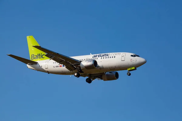 エアバス A319、チューリッヒ空港で空気バルト — ストック編集用 エアバス A319、チューリッヒ空港で空気バルト — ストック編集用