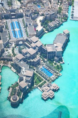 Şehir merkezindeki Dubai 'nin hava görüntüsü. Dubai Birleşik Arap Emirlikleri 'nin en büyük şehridir.