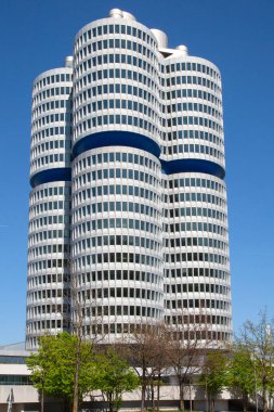 MÜZİK - 20 Nisan 2019 Münih, Almanya 'daki ünlü otomobil üreticisi BMW Genel Merkezi ve Müzesi. 