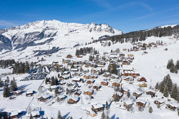 スイスのアルプスの冬 スイスのザンクトガレンのアムデン州に近いArvenbuel村 — ストック写真