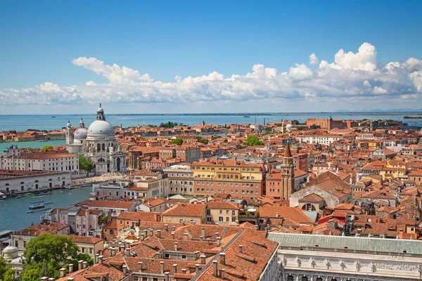 イタリアのヴェネツィア市の空中ビュー — ストック写真