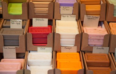 Çeşitli aromalı sabunlar