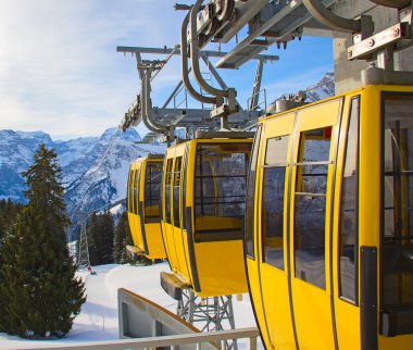 İsviçre Alplerinde kış