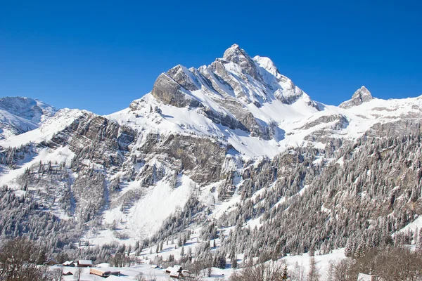 Zima w szwajcarskich Alpach — Zdjęcie stockowe