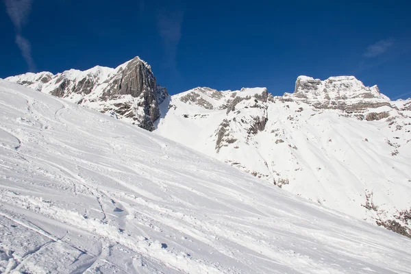 Invierno en los alpes suizos — Foto de Stock