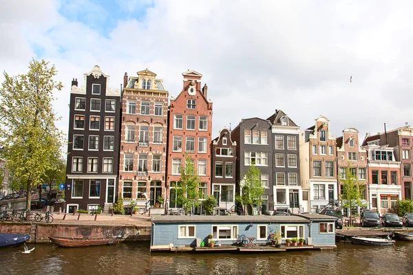 Casas tradicionales de Ámsterdam — Foto de Stock