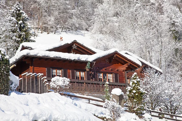 Invierno en los alpes suizos — Foto de Stock