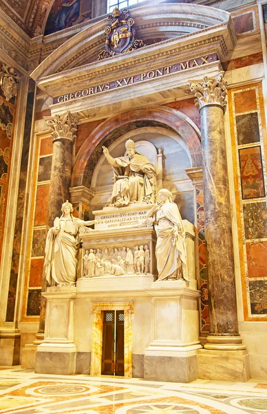 Cúpula de San Pedro en Roma — Foto de Stock