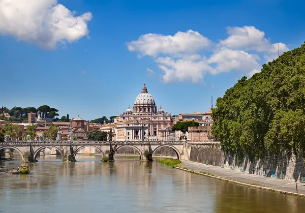 St. Peter's basilica in Rom — Stock Photo, Image
