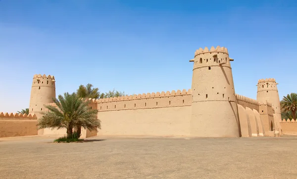 Forte Jahili em Al Ain oásis — Fotografia de Stock