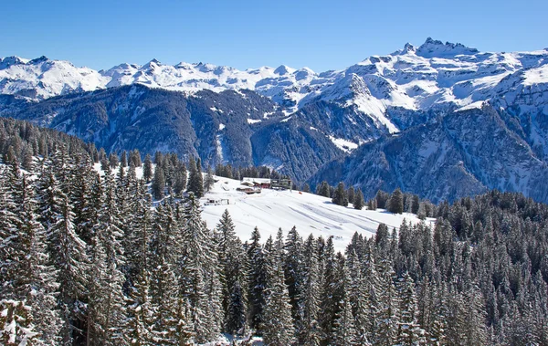 Inverno nos alpes suíços — Fotografia de Stock