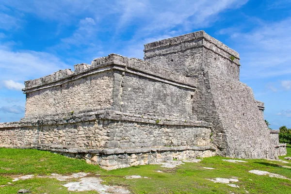 Fortaleza y templo maya cerca de Tulum —  Fotos de Stock