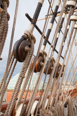 Eski yelkenli gemi direkleri
