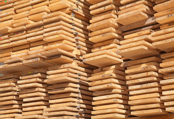 Стек новых деревянных шпилек
