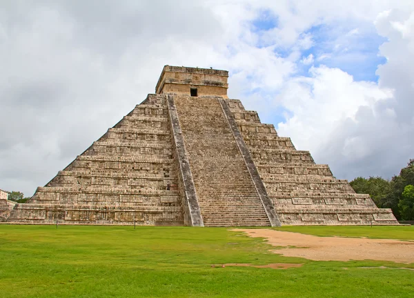 Chichen itza w Meksyku — Zdjęcie stockowe