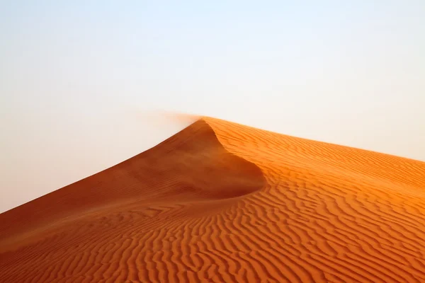 Arena roja "desierto árabe" cerca de Dubai — Foto de Stock