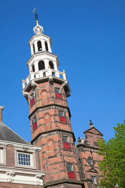 Gebäudekomplex binnenhof in Haag — Stockfoto