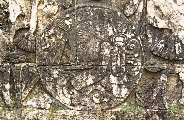 Wall art on Chichen Itza ruins — Stock Photo, Image