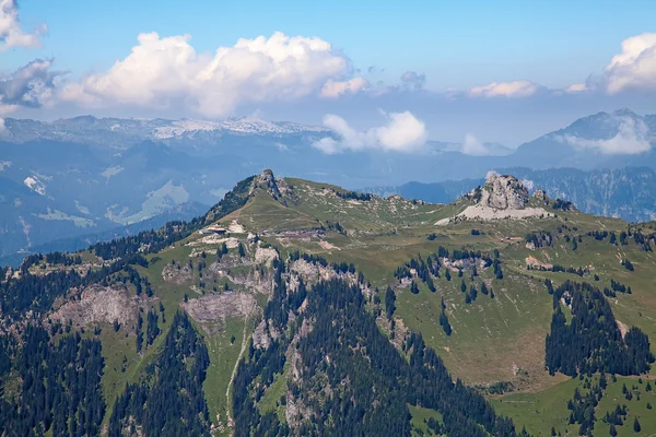 Slavný vesnice Grindelwald ve švýcarských Alpách — Stock fotografie