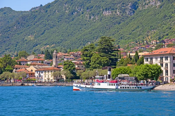 เมือง Cernobbio (ทะเลสาบโคโม, อิตาลี ) — ภาพถ่ายสต็อก